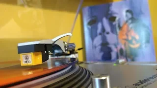 'Halloween II' - Full Vinyl Soundtrack by John Carpenter and Alan Howarth