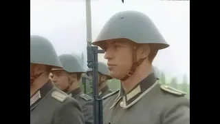 Militärisches Zeremoniell des Orchesters der NVA bei Staatsanlässen (1962, AI color)