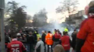 Derby Lille - Lens: arrivée des supporters Lensois au Stadium Nord avec les CRS