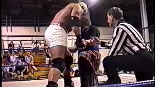 Duke MacIsaac vs Flesh Gordon - RAW - October 16th 2001