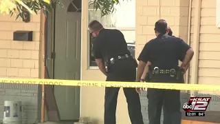 SAPD: Gunman at large after shooting, wounds neighbor outside East Side duplex