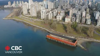 Vancouver barge's 15 minutes of fame ticking down