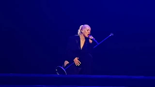 Christina Aguilera   It’s a Man’s World (Video Live)