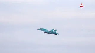 Command flights of Su-34 and Su-24