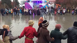 Хоровод на День народного единства в центре Новосибирска