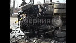 Грузовик сбил два столба и опрокинулся у Хабаровского аэропорта.  Mestoprotv