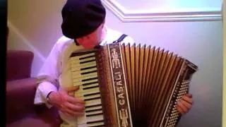 На сопках Маньчжурии  Na Sopkakh Manchuria,  Russian waltz on a Casali accordion