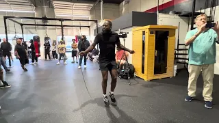 ADRIEN BRONER ALWAYS IN A GREAT MOOD WHILE WORKING OUT SHOWS SKILLS ON ROPE  - ESNEWS BOXING