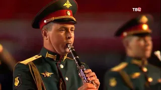 Выступление оркестра курсантов военного института (военных дирижеров) на Красной площади в 2021 году