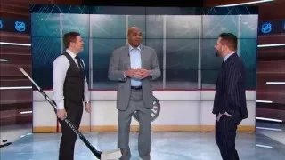 Charles Barkley gets hockey lessons from Kypreos