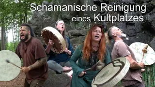 Schamanische Reinigung eines Kultplatzes