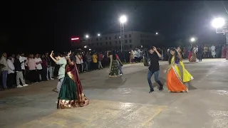 Flashmob IIIT SRICITY ethnic day's duet dance |BEATRIPPERZ|IIIT SRICITY | ANDHRA PRADESH | DUETSONG