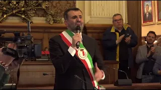 Mafia, Decaro in lacrime parla alla città di Bari: "Se avete sospetti rinuncio alla scorta"