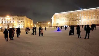 Виктор Цой и группа КИНО - "Невесёлая песня" на Дворцовой площади выступает музыкант Николай Музалёв