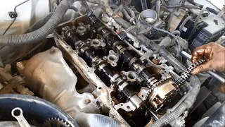 Disconnect the camshaft of the 2TR engine