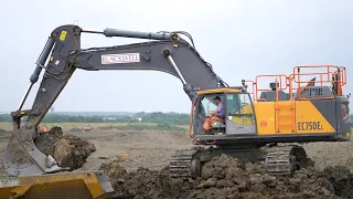 Volvo EC750 Loading Trucks