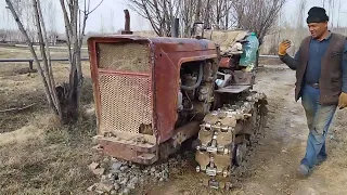 Старый гусеничный трактор KD-75b