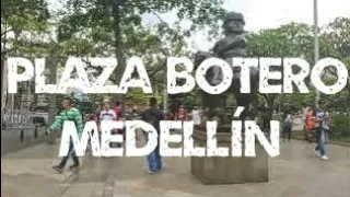 CAMINANDO POR PLAZA BOTERO MEDELLÍN COLOMBIA 🇨🇴