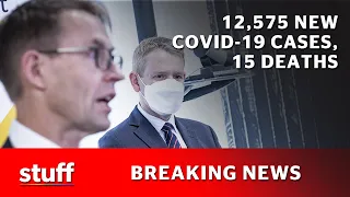 Covid-19: Chris Hipkins, Ashley Bloomfield confirm over 12,000 new cases, 15 deaths | Stuff.co.nz