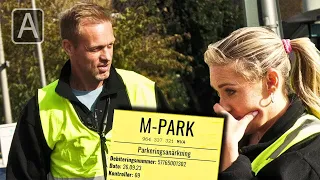 Taxisjåførene klikker når Mads Hansen gir parkeringsbot til dem!