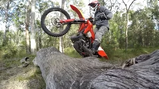 How to do the 'punch' technique for log hops on dirt bikes︱Cross Training Enduro