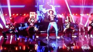 AMA Awards: LMFAO's performance 2011