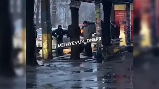 Стрілянина в Дніпрі на Титова - поліцейські просто дивилися, як злочинці стріляють // Стрельба Днепр