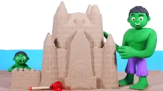 SUPERHERO BABY MAKES A HUGE SAND CASTLE ❤ SUPERHERO PLAY DOH CARTOONS FOR KIDS