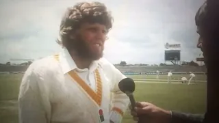 NEW VIDEO: Superstar batsman Barry Richards talking to the media at a Packer training session !