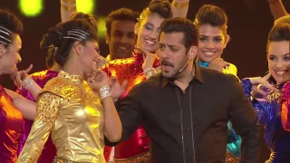 Check Out Salman Khan's Live Singing And Dancing At ZCA 2017 - Exclusive!