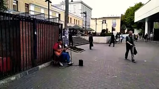 Уличный музыкант. Москва. Шаболовка.