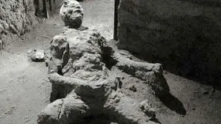 This Image Of A Man Preserved At Pompeii Has Gone Viral For Obvious Reasons