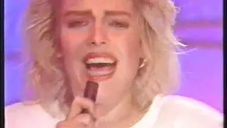 Kim Wilde – You Keep Me Hanging On (Studio, TOTP)