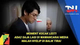 MOMENT KOCAK LESTI ADA2 SAJA LAGI DI WAWANCARAI MEDIA MALAH NYELIP DI BALIK TIRAI