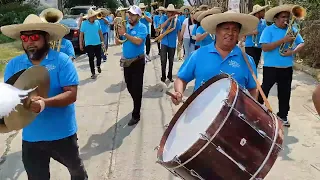 BRINCO DEL CHINELO,  BANDA TLAYACAPAN EN Santa Cruz de Bravo 2024