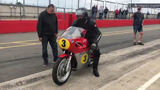 Classic Motorcycle Racing: 1972 500cc MV Agusta 3 Agostini Donington Park 2021