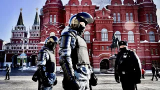 Фантомные страхи режима? Почему на выходных было столько полиции в Москве и Санкт-Петербурге?
