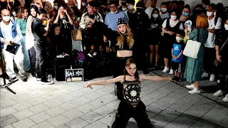 SATURDAY. BLACK MIST. LIA WITH HER SISTER. BEAUTIFUL ATTRACTIVE BUSKING. HONGDAE STREET.