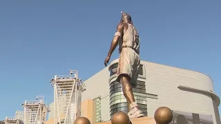 Spelling errors found on Kobe Bryant statue