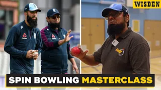 HOW TO BOWL SPIN LIKE A PRO | Spin bowling masterclass with Pakistan legend Saqlain Mushtaq!