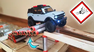 Wer kann die kranke BÖLLERAUFFAHRT BEZWINGEN?! - Ford Bronco im neuen Indoor Crawler Park!