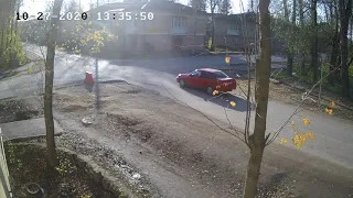 Видео с места аварии на пересечении ул. Нечаева и пер. Первомайский 27 октября