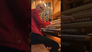 Jurassic Park theme on the organ of the Royal Albert Hall 🦖