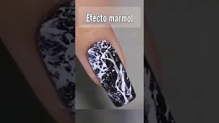 Efecto marmoleado en uñas