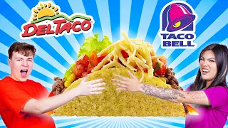 TACO BELL  VS DEL TACO! WHICH ONE IS BETTER? CRAZY FOOD CHALLENGE BY CRAFTY HACKS PLUS