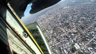 Pqd - Salto de paraquedas e visão da porta do avião.