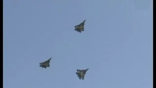 Sukhoi PAK-FA T-50 Group Aerobatics - WOW