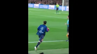 How Messi do warmup 😈