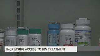 All pharmacies in Illinois could soon prescribe HIV medication