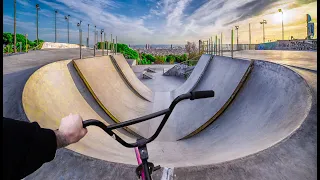 BMX RIDING IN AMAZING BARCELONA SKATEPARK